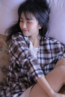 一点遮挡都没有的美女